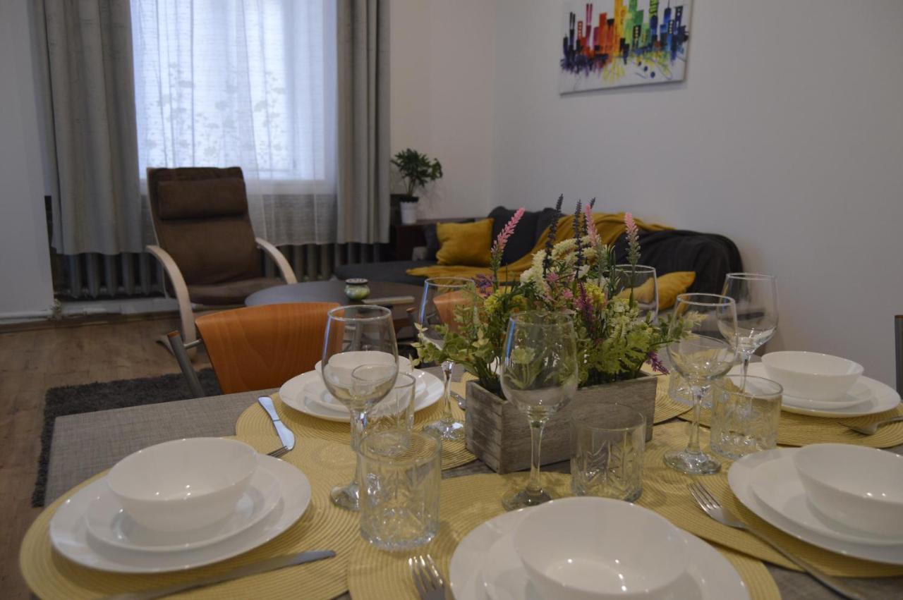 Appartamento Spacious Center Family 2 Bedrooms Riga