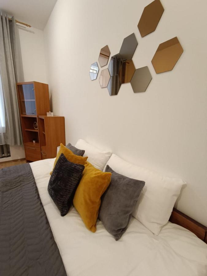 Appartamento Spacious Center Family 2 Bedrooms Riga